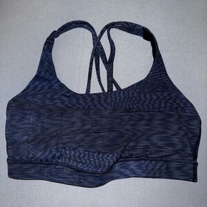 •Lululemon Sports Bra
•Blue/Black Stripes 
• Size 8